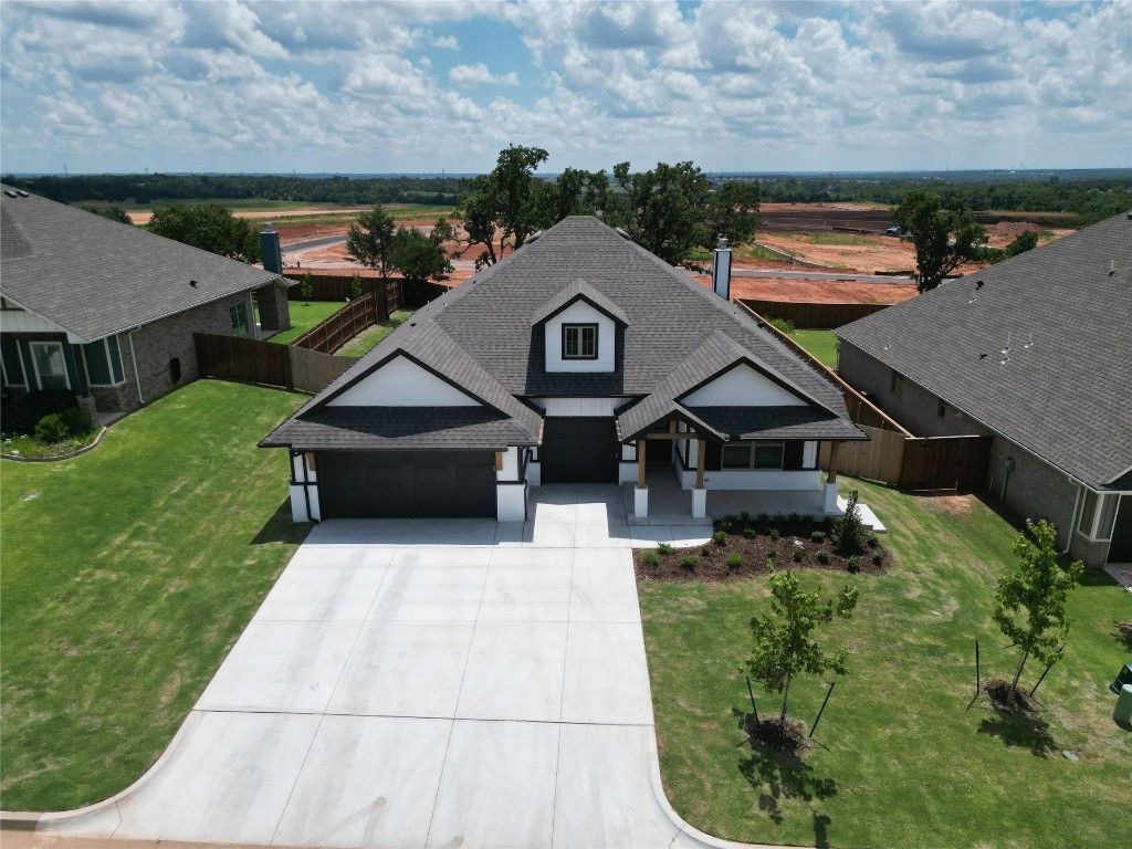 8700 Grey Wind Way, Edmond, OK 73007