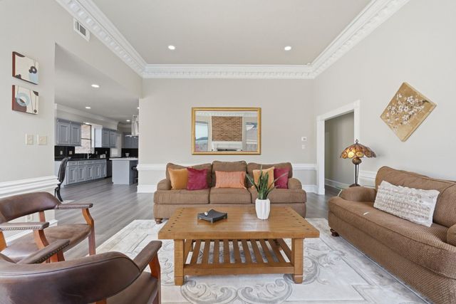 7611 Naremore Drive, Spring, TX 77379