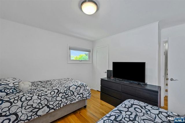 917 E Lawn Drive, Teaneck, NJ 07666