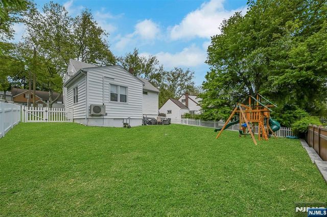 917 E Lawn Drive, Teaneck, NJ 07666
