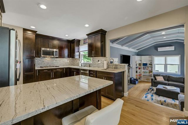 917 E Lawn Drive, Teaneck, NJ 07666