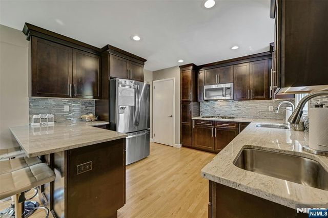 917 E Lawn Drive, Teaneck, NJ 07666