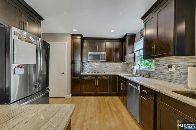 917 E Lawn Drive, Teaneck, NJ 07666