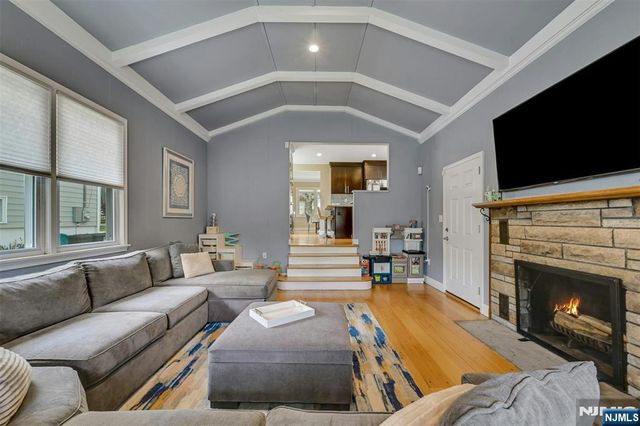 917 E Lawn Drive, Teaneck, NJ 07666