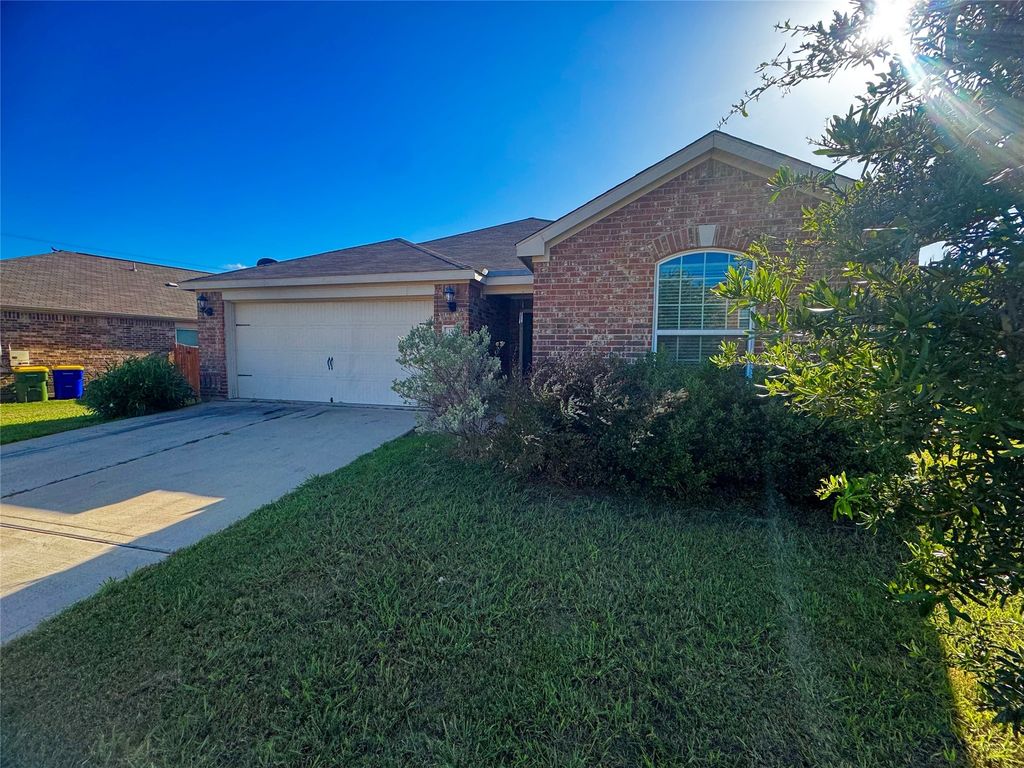 130 Presidents Way, Venus, TX 76084
