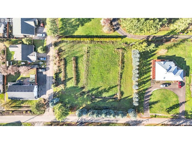 601 S PARK St, Carlton, OR 97111