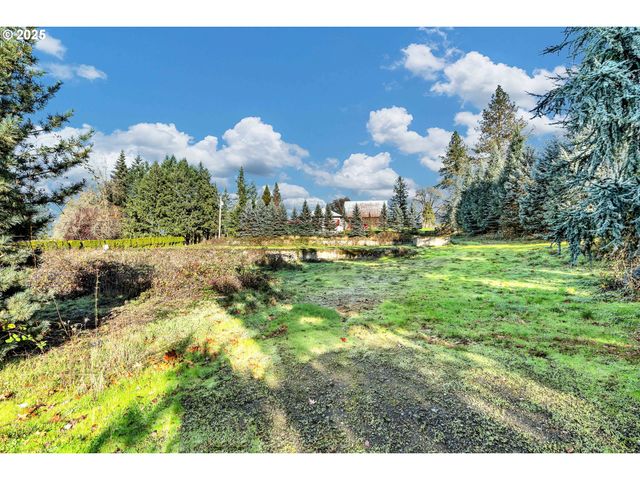 601 S PARK St, Carlton, OR 97111