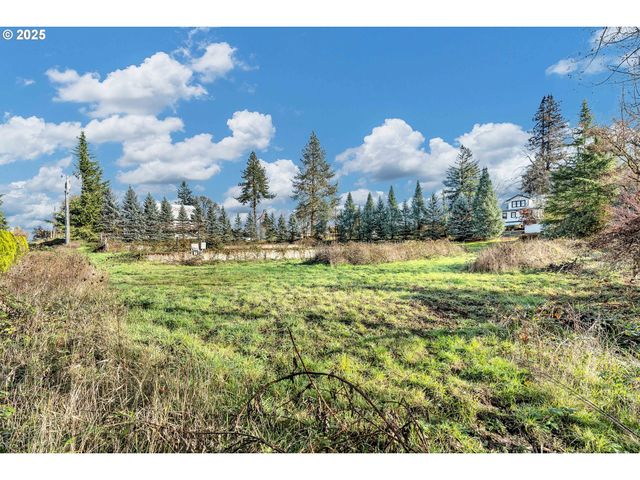 601 S PARK St, Carlton, OR 97111