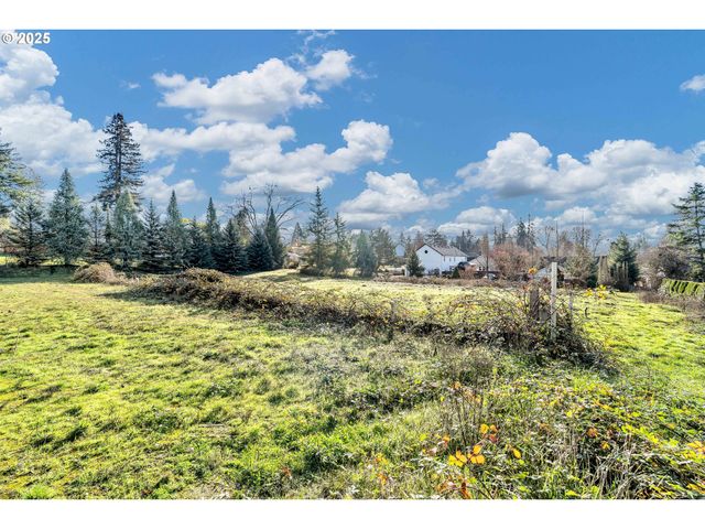 601 S PARK St, Carlton, OR 97111