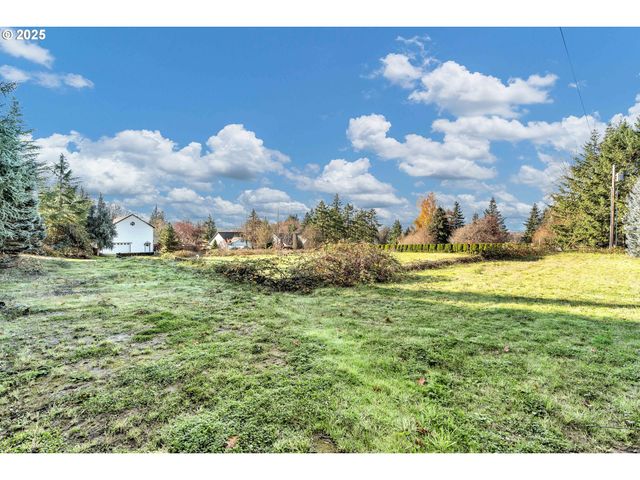 601 S PARK St, Carlton, OR 97111