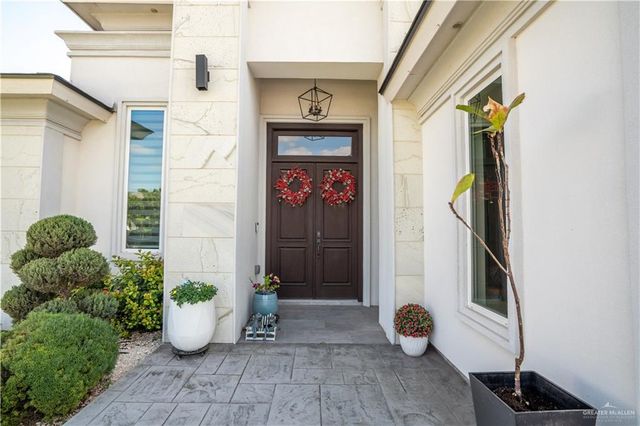 2208 E 8th Street, Mission, TX 78572