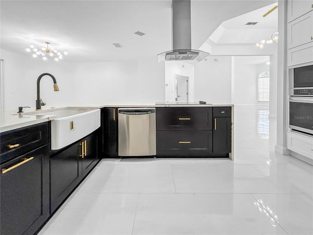 10122 NEWINGTON DRIVE, Orlando, FL 32836