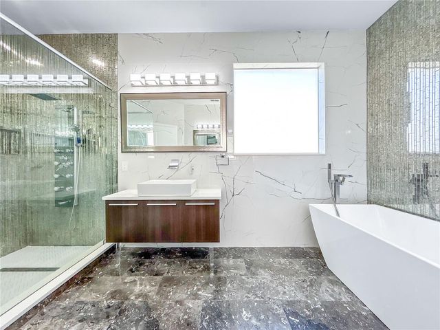 10122 NEWINGTON DRIVE, Orlando, FL 32836