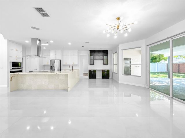 10122 NEWINGTON DRIVE, Orlando, FL 32836