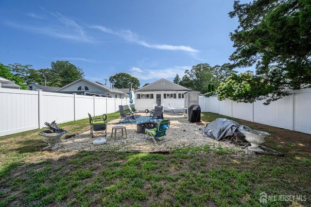 609 Parkside Avenue, Toms River, NJ 08753
