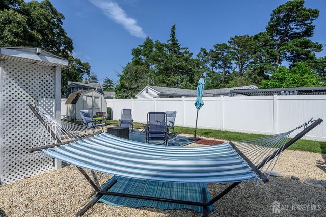 609 Parkside Avenue, Toms River, NJ 08753