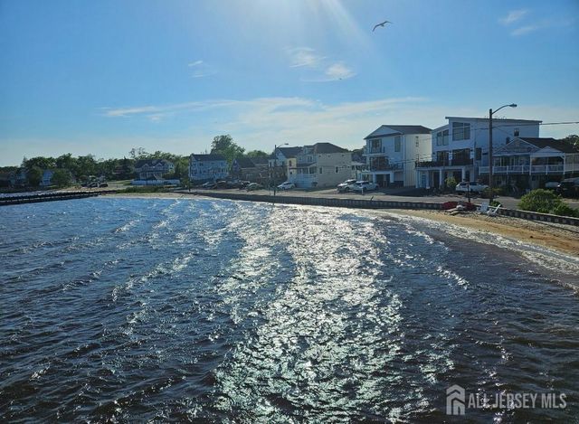 609 Parkside Avenue, Toms River, NJ 08753