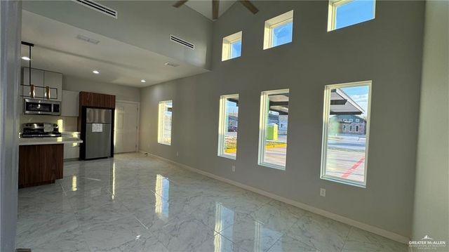 906 Hidden Hills Street 4, Mission, TX 78572