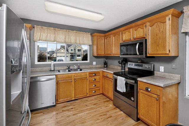 12302 Valdez Drive, Urbandale, IA 50323