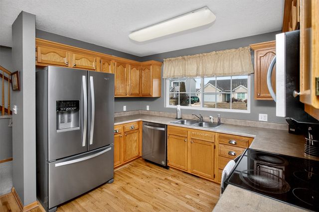 12302 Valdez Drive, Urbandale, IA 50323