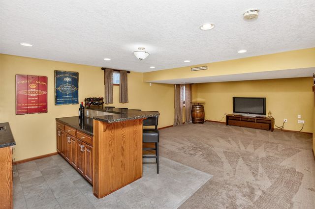 12302 Valdez Drive, Urbandale, IA 50323