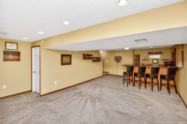 12302 Valdez Drive, Urbandale, IA 50323