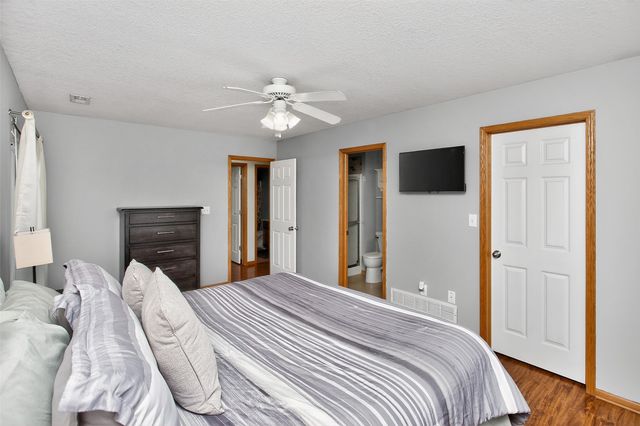 12302 Valdez Drive, Urbandale, IA 50323