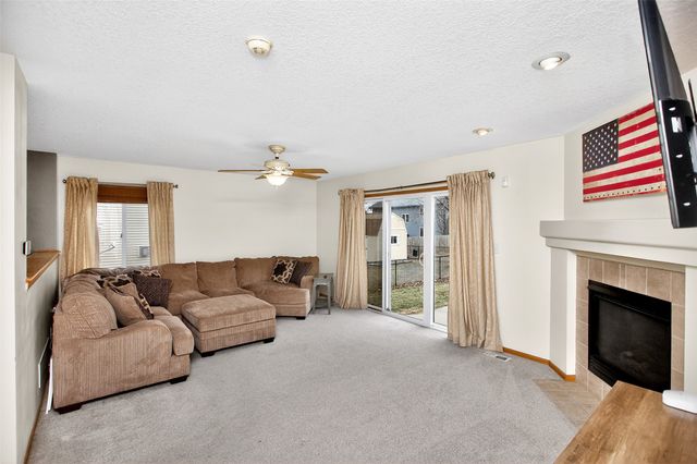 12302 Valdez Drive, Urbandale, IA 50323