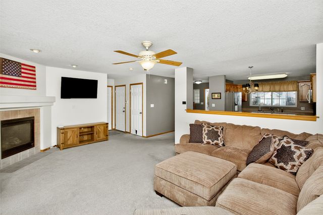 12302 Valdez Drive, Urbandale, IA 50323