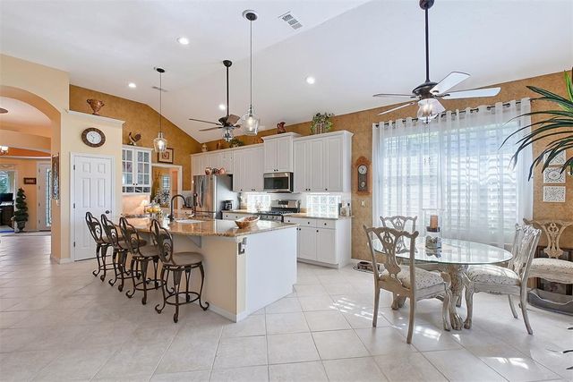 6642 OAKLAND HILLS DRIVE, Lakewood Ranch, FL 34202