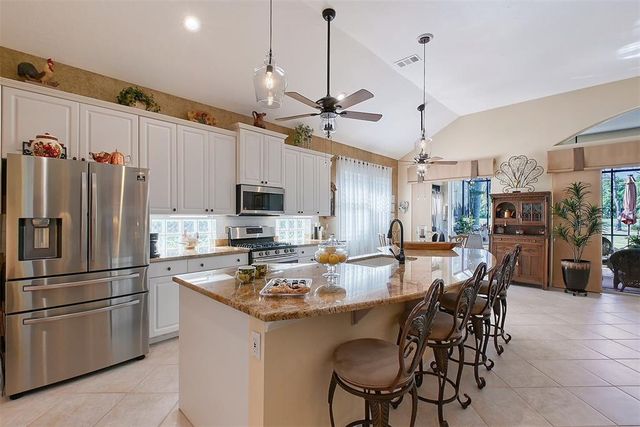 6642 OAKLAND HILLS DRIVE, Lakewood Ranch, FL 34202