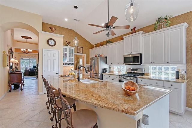 6642 OAKLAND HILLS DRIVE, Lakewood Ranch, FL 34202