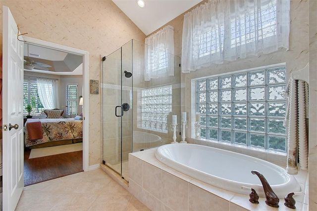 6642 OAKLAND HILLS DRIVE, Lakewood Ranch, FL 34202