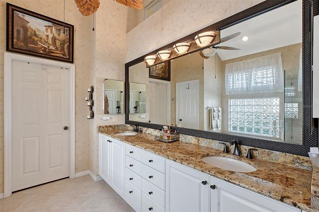 6642 OAKLAND HILLS DRIVE, Lakewood Ranch, FL 34202
