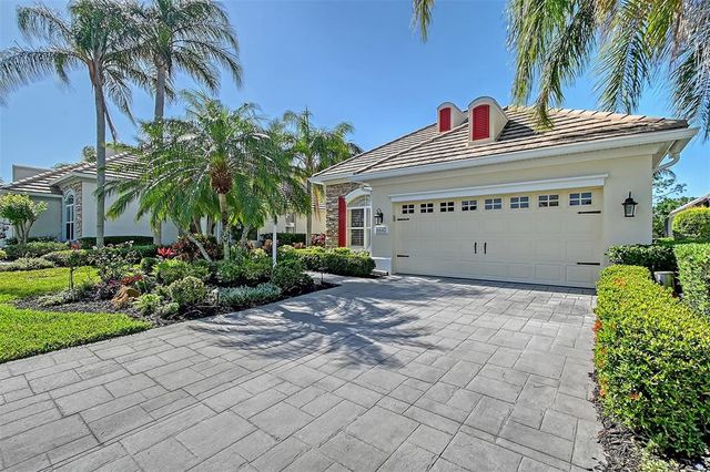 6642 OAKLAND HILLS DRIVE, Lakewood Ranch, FL 34202