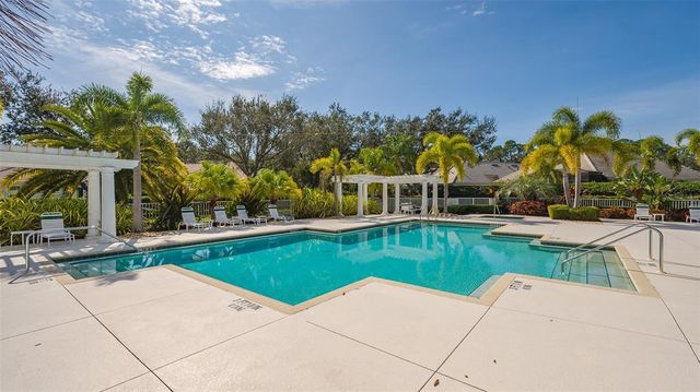 6642 OAKLAND HILLS DRIVE, Lakewood Ranch, FL 34202