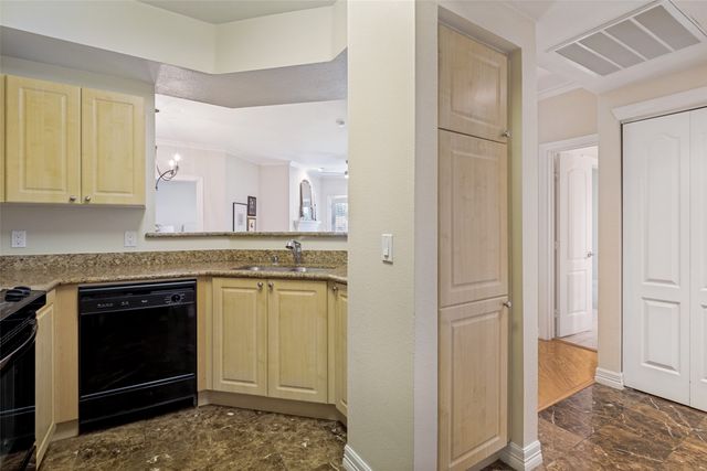 3400 Welborn Street 208, Dallas, TX 75219