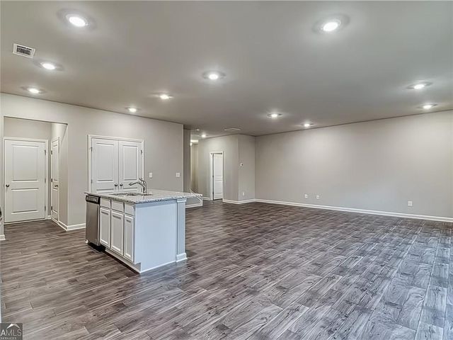 3041 Westgate Park Drive, Loganville, GA 30052