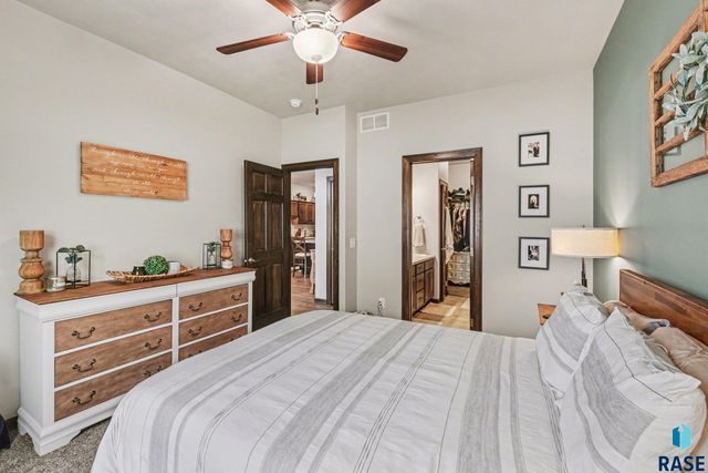 9062 W Ark Pl Place, Sioux Falls, SD 57106