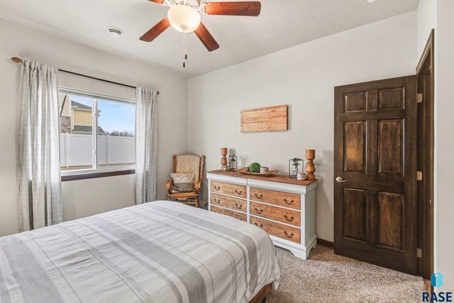 9062 W Ark Pl Place, Sioux Falls, SD 57106