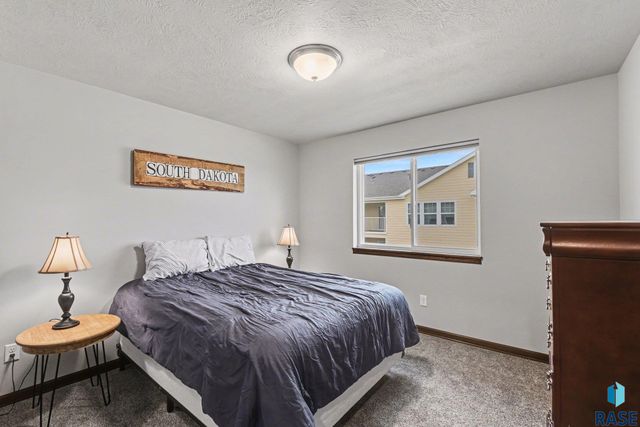 9062 W Ark Pl Place, Sioux Falls, SD 57106