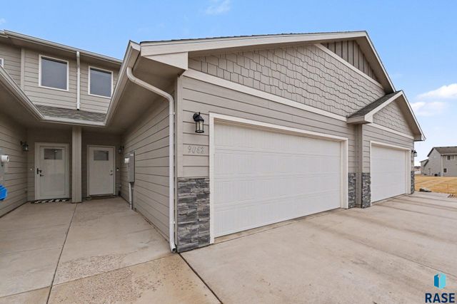 9062 W Ark Pl Place, Sioux Falls, SD 57106