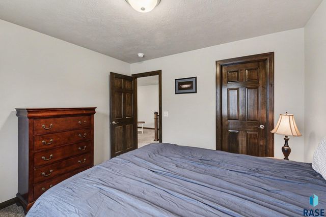 9062 W Ark Pl Place, Sioux Falls, SD 57106