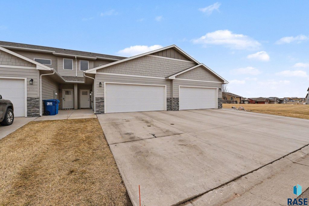 9062 W Ark Pl Place, Sioux Falls, SD 57106