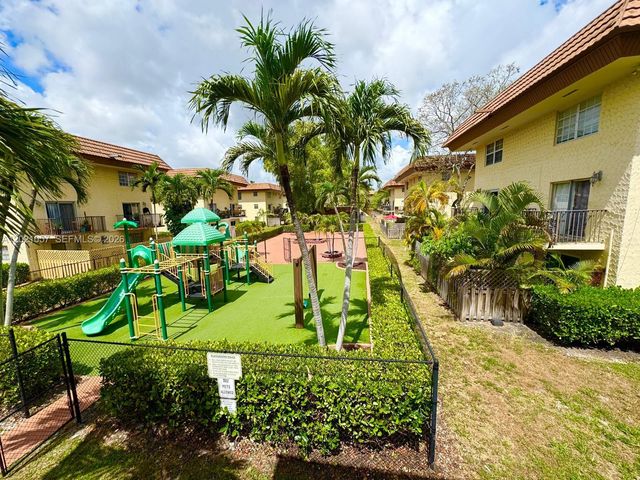 8600 SW 109th Ave 4-202, Miami, FL 33173