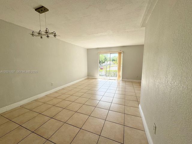 8600 SW 109th Ave 4-202, Miami, FL 33173