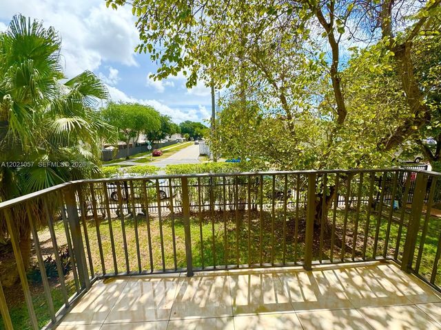 8600 SW 109th Ave 4-202, Miami, FL 33173
