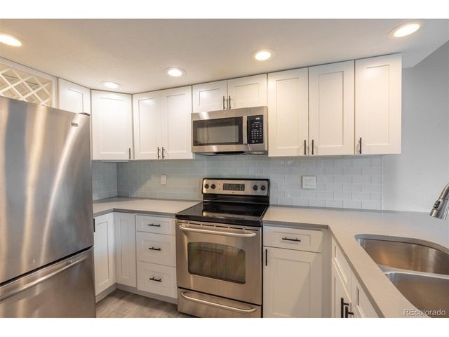 8055 Holland Ct B, Arvada, CO 80005
