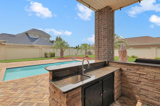 600 Falling Water Ct., Little River, SC 29566