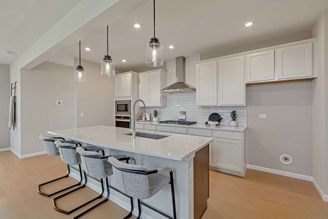 6213 Links Drive 26001, Woodridge, IL 60517